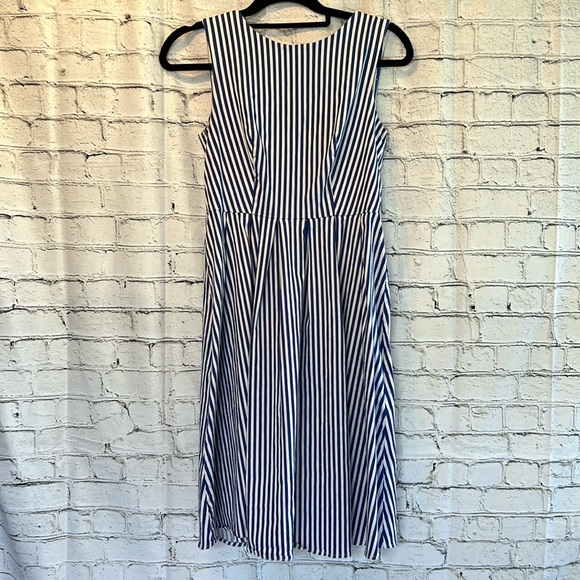 ⭐️ Blue pleated pinstripe tea length retro fit & flair sleeveless v zip back M - Picture 14 of 16